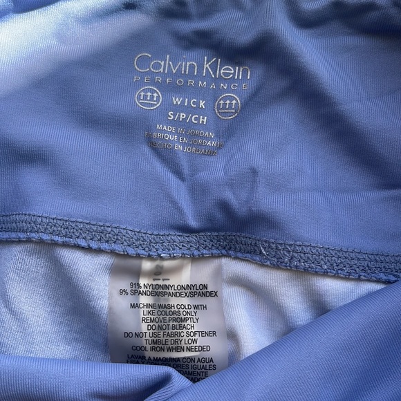 Calvin Klein Workout Set - Picture 5 of 5